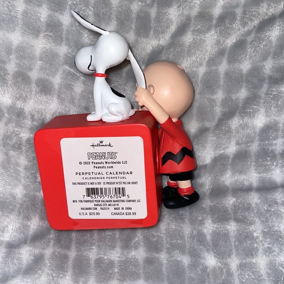 Brand new Peanuts perpetual calendar - Picture 3 of 3